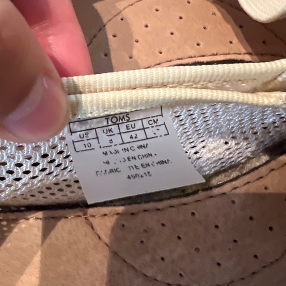 Toms womens size 10 preloved in good condition - Picture 4 of 7